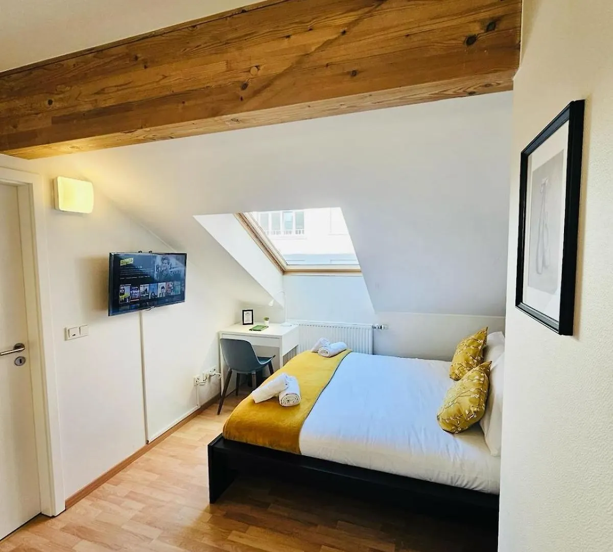 Compact Studio In Luxembourg-Limp17B 0*, Luxembourg Luxembourg