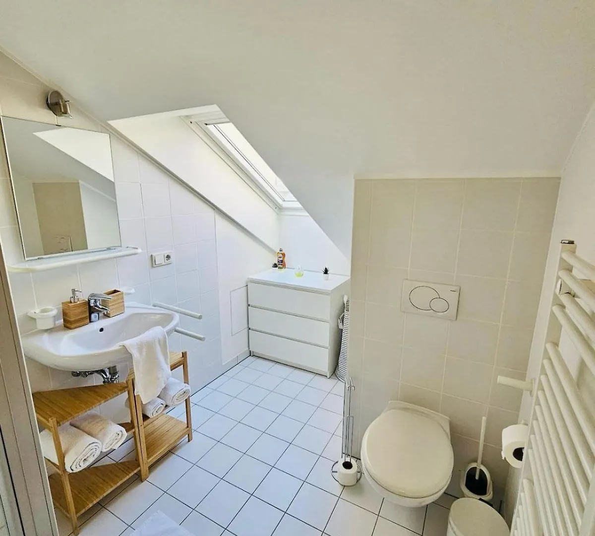 Compact Studio In Luxembourg-Limp17B